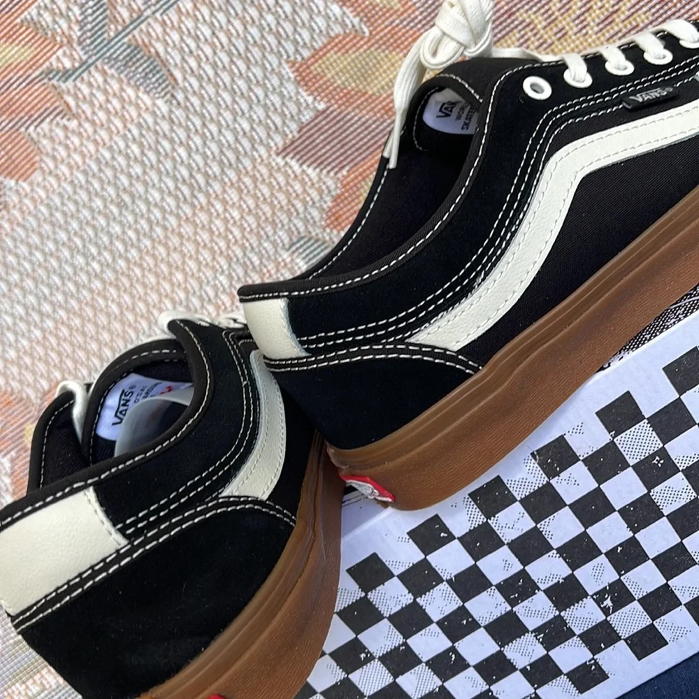 Vans Men’s Chukka Low Sid
Black/Gum
VN0A5KQZB9M Snickers - Picture 15 of 16